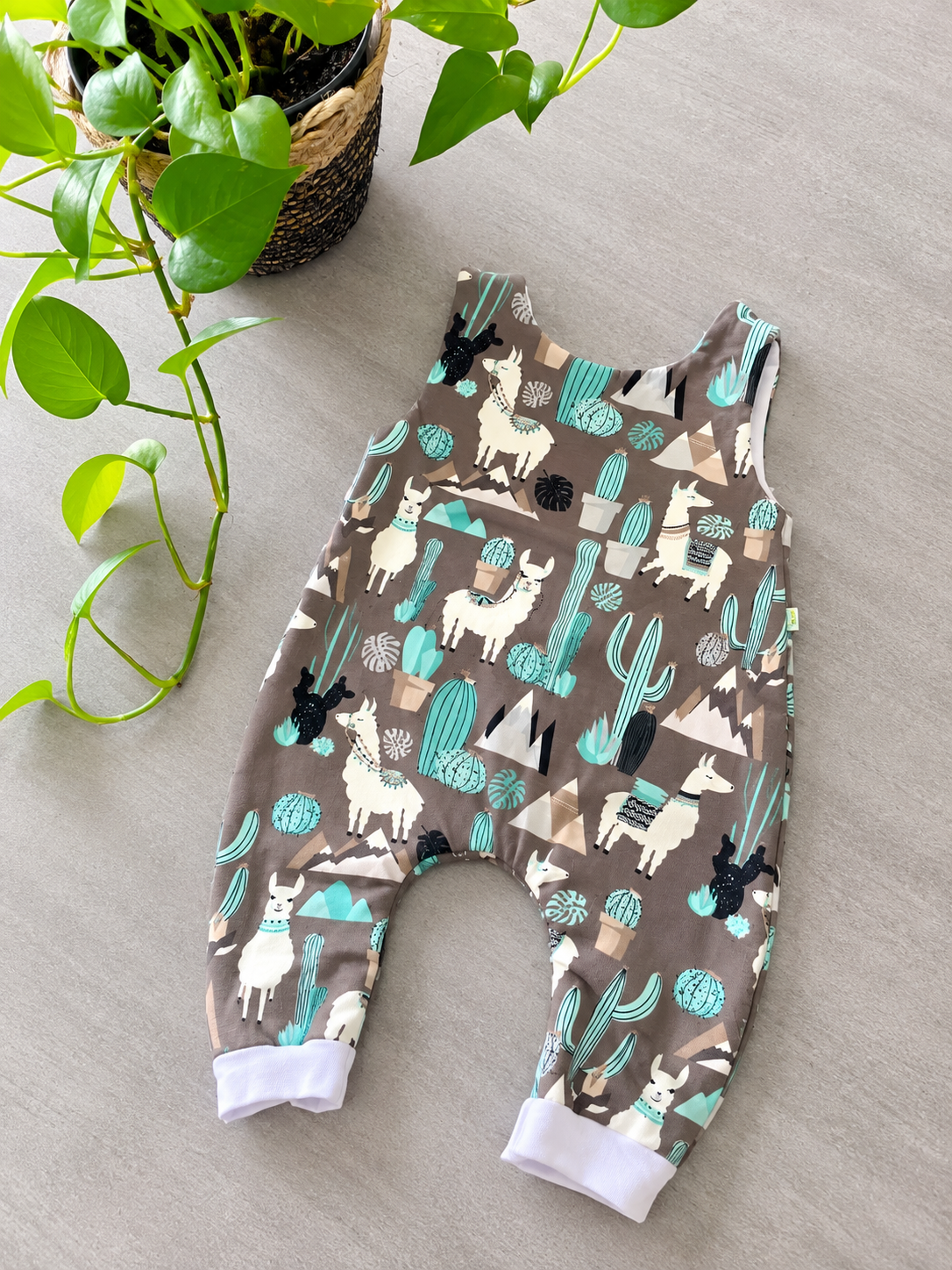 Salopette évolutive bébé – Lamas & cactus