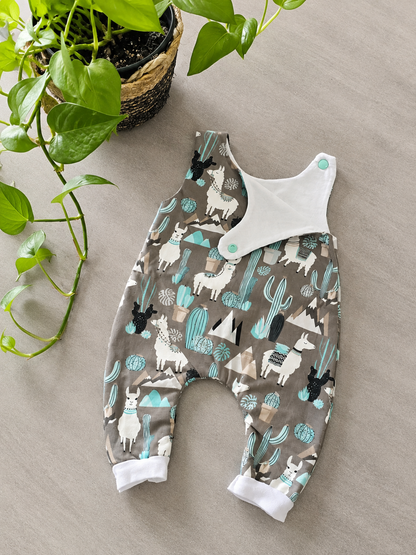 Salopette évolutive bébé – Lamas & cactus